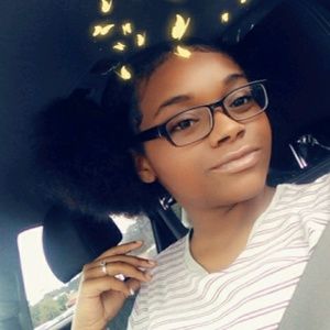 Meet your Posher, Makai